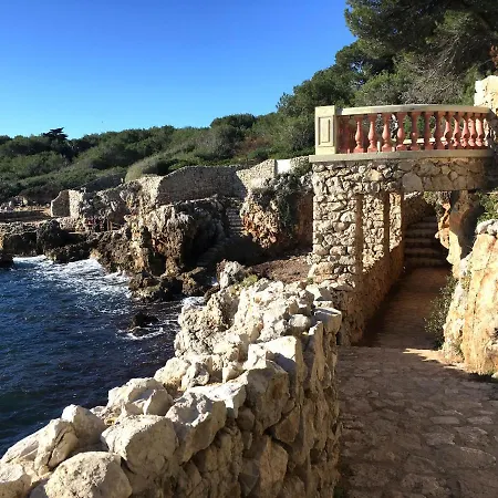 2 Pieces Au Coeur Du Cap D'antibes