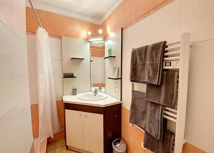 2 Pieces Au Coeur Du Cap D'antibes * Antibes